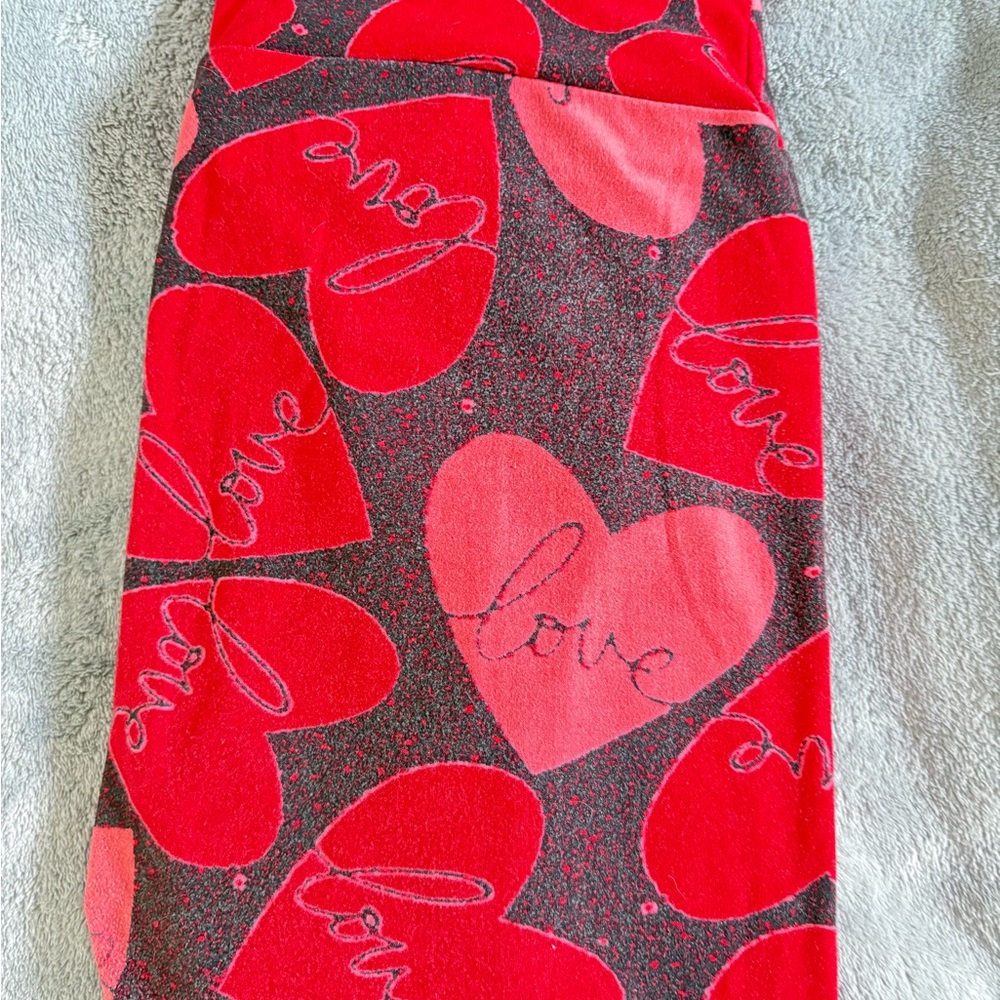LuLaRoe Red and Pink Heart Print Leggings
